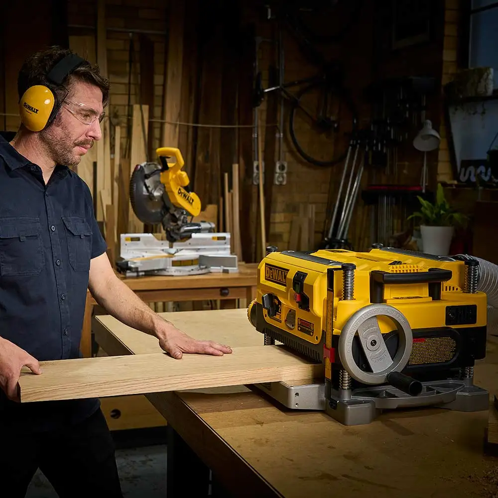 DEWALT 1800W 330mm Thicknesser DW735-XE