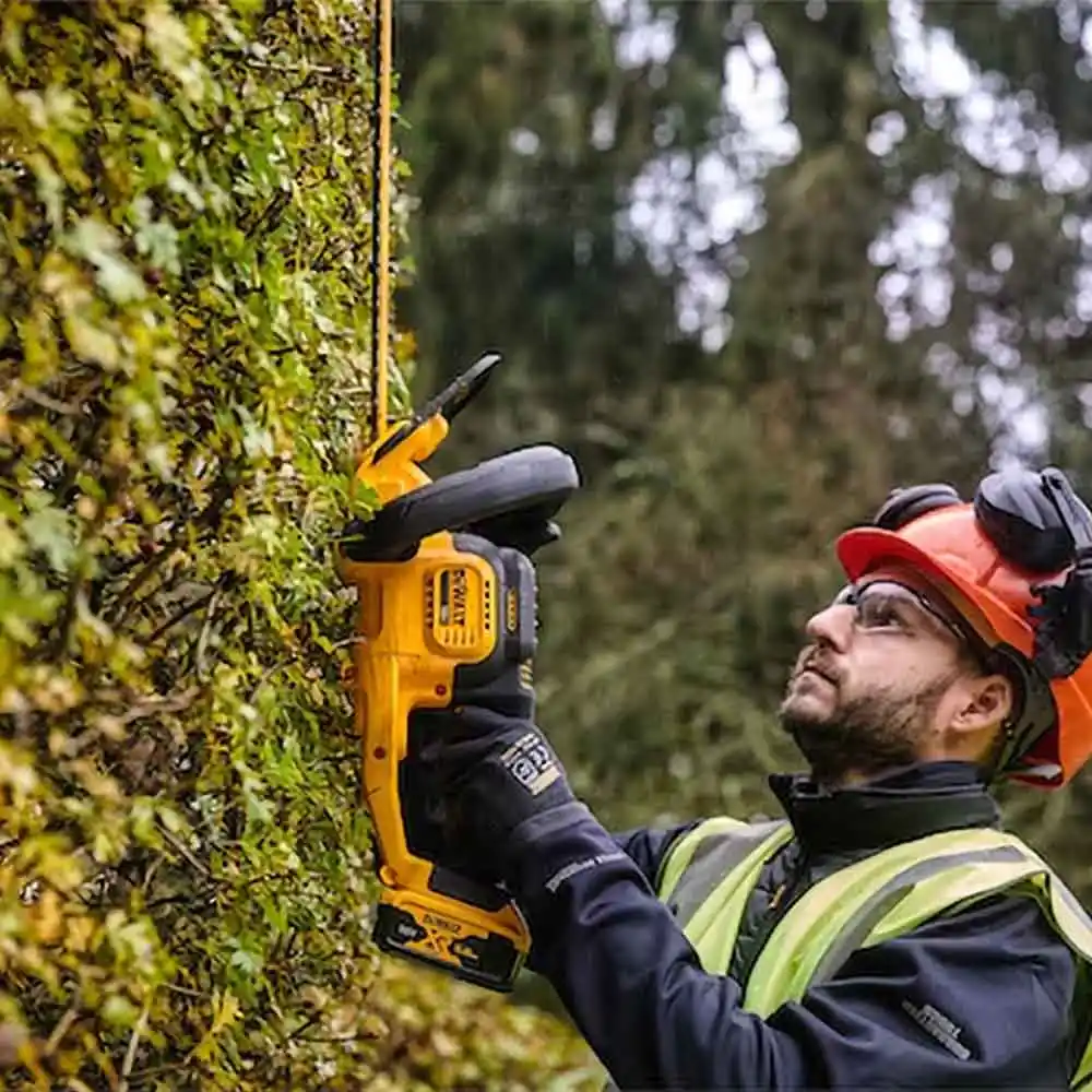 DEWALT 18V XR Brushless 55cm (22") Hedge Trimmer Skin DCMHT563N-XE