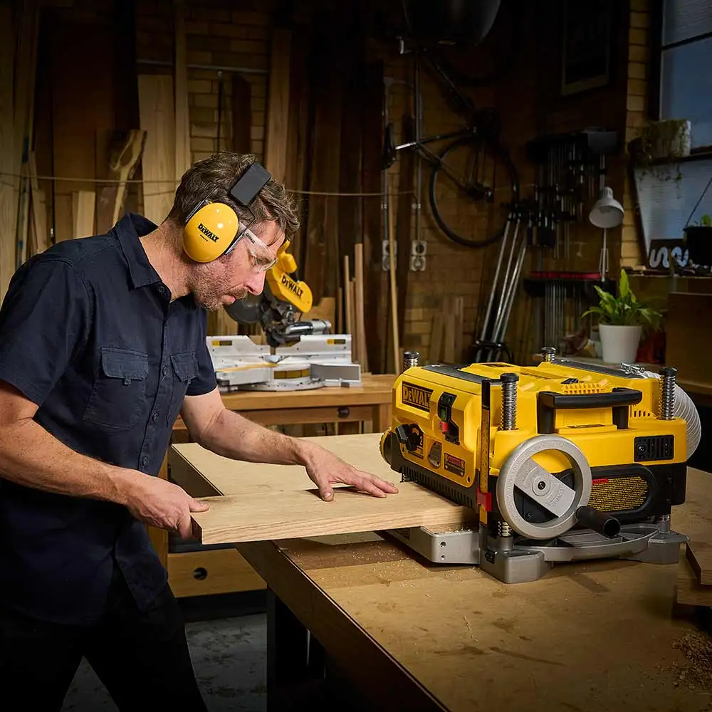 DEWALT 1800W 330mm Thicknesser DW735-XE