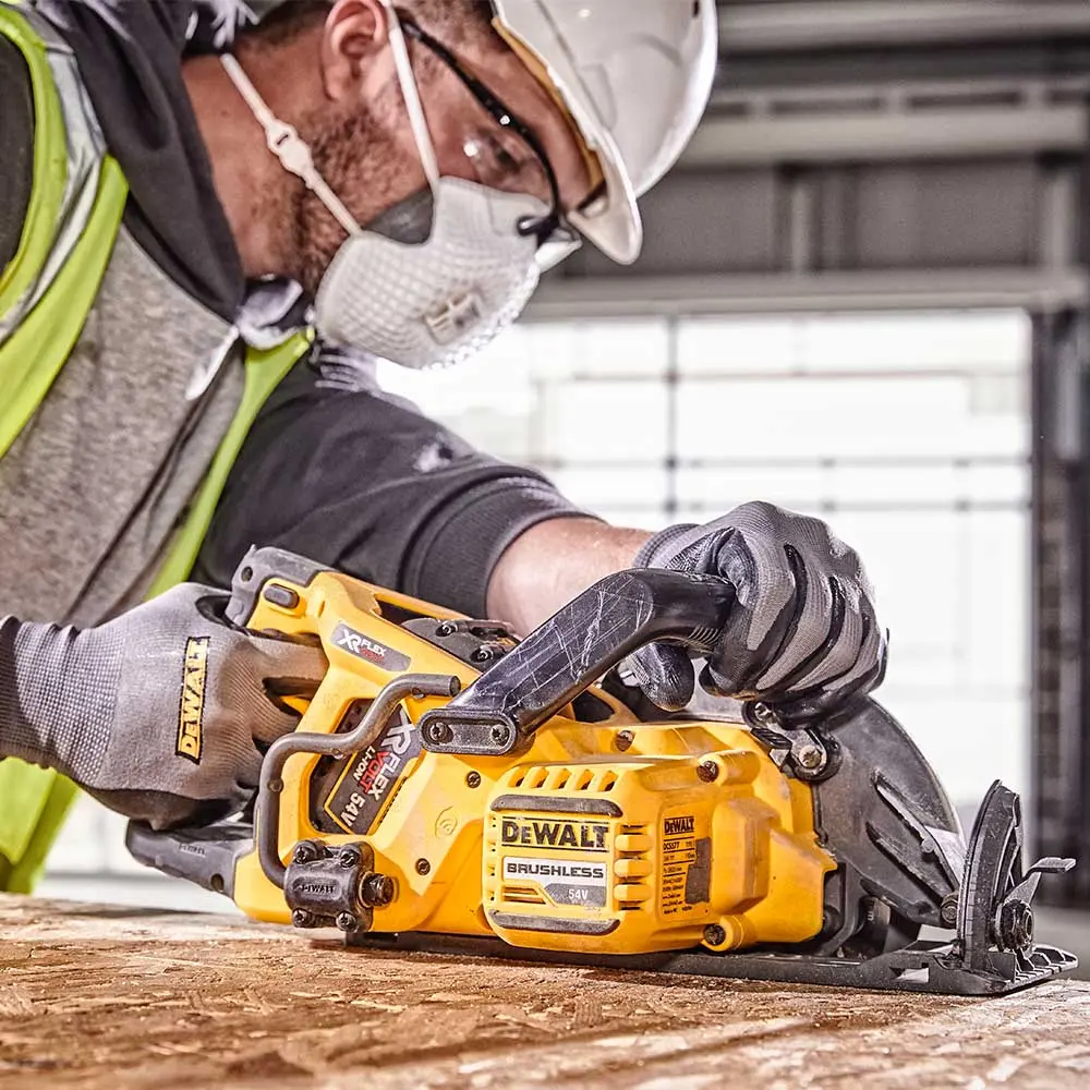 DEWALT 54V Brushless XR FLEXVOLT 190mm Circular Saw Skin DCS577N-XJ