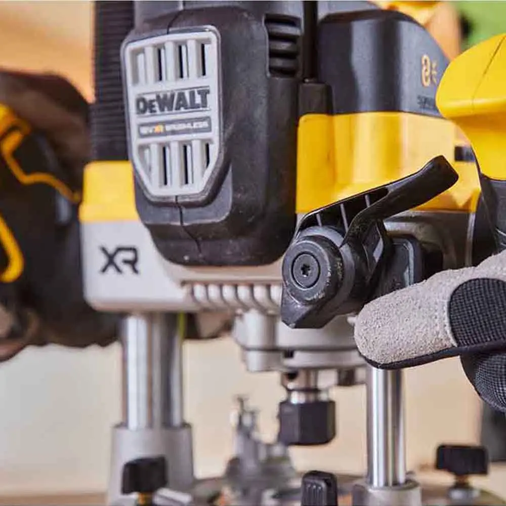 DEWALT 18V Brushless XR 70mm 1/2" Plunge Router Skin DCW620NT-XE
