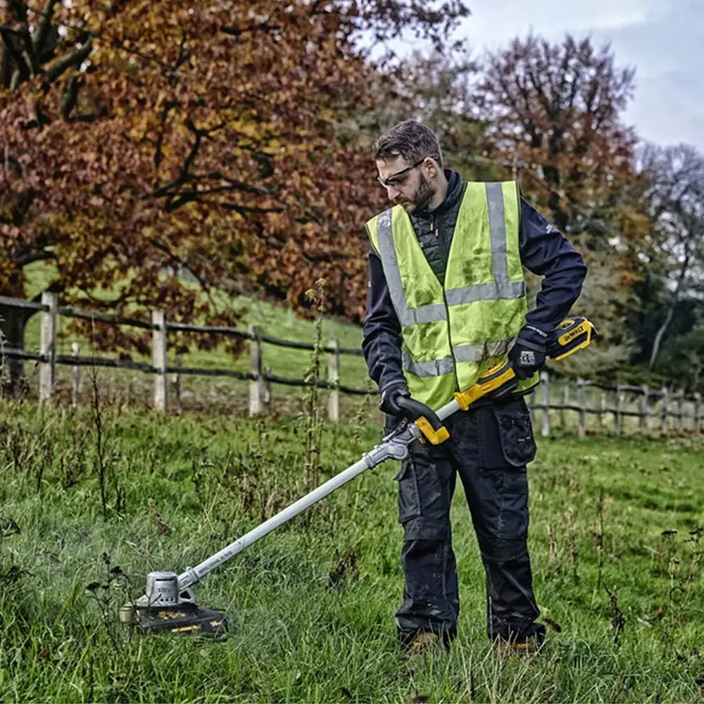 DEWALT 18V XR Brushless 36cm (14") Line Trimmer Skin DCMST561N-XE