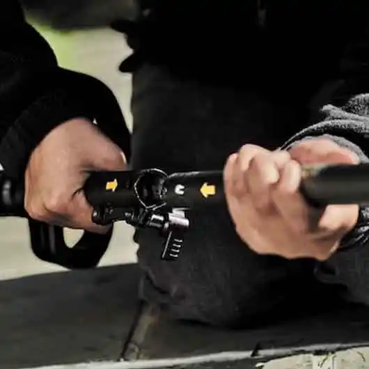 DEWALT 54V XR Flexvolt Brushless 1x9.0Ah Multi-Tool Power Head & Line Trimmer Attachment Kit DCMAS5713X1-XE