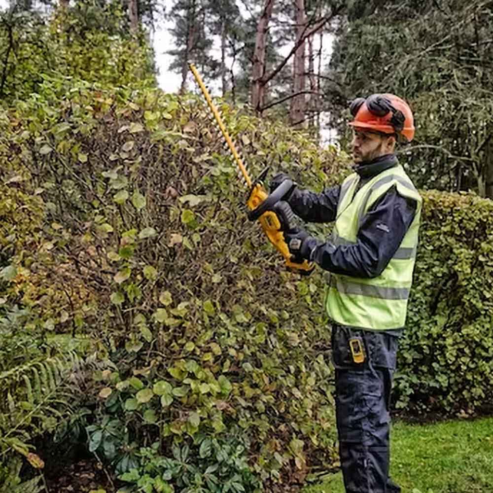 DEWALT 18V XR Brushless 55cm (22") Hedge Trimmer Skin DCMHT563N-XE