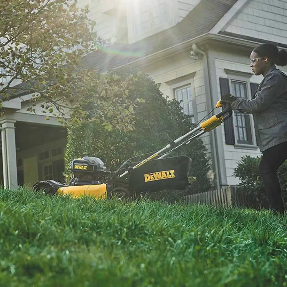 DEWALT 36V (18Vx2) Brushless 540mm Lawn Mower Skin DCMWSP564N-XE