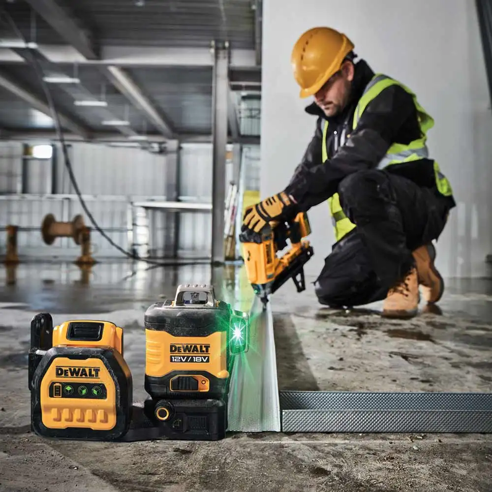 DEWALT 18V 2.0Ah 3x360 Degree Green Beam Multi-Line Laser Level Kit DCE089D1G18-XE
