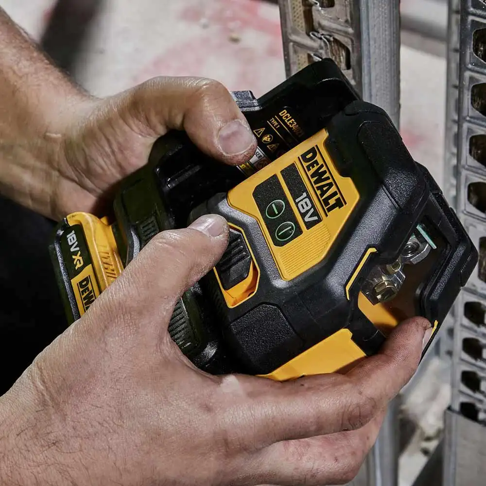 DEWALT 18V XR Compact Green Cross Line Laser Kit DCLE34021D1-XE