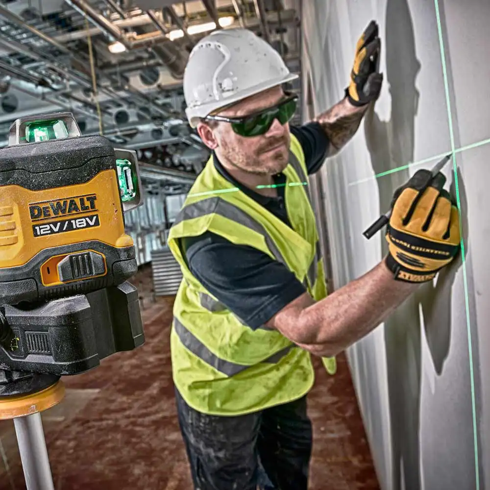 DEWALT 18V 2.0Ah 3x360 Degree Green Beam Multi-Line Laser Level Kit DCE089D1G18-XE