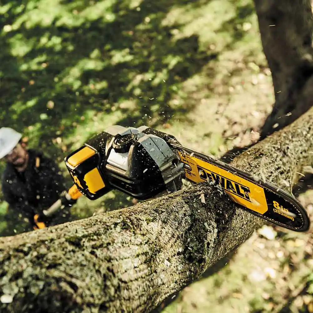 DEWALT 18V XR Brushless 20cm (8") 1x5Ah Pole Saw Trimmer Kit DCMPS567P1-XE