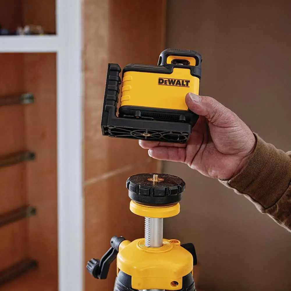 DEWALT 360 Degree Green Beam Cross Line Laser DW03601CG-XJ