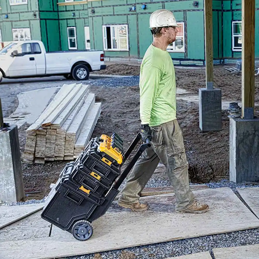 DeWalt 18V/54V FlexVolt XR 4 Port Fast Charger DCB104-XE