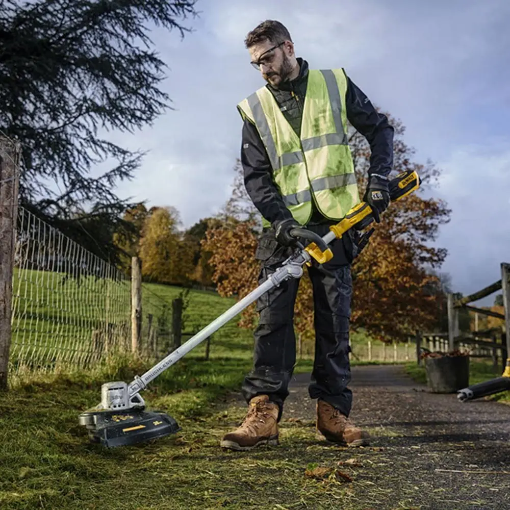 DEWALT 18V XR Brushless 36cm (14") Line Trimmer Skin DCMST561N-XE
