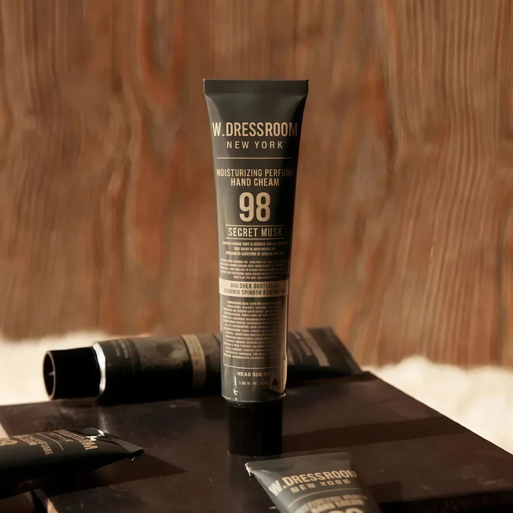 W DRESSROOM Moisturizing Perfume Hand Cream 98 Secret Musk