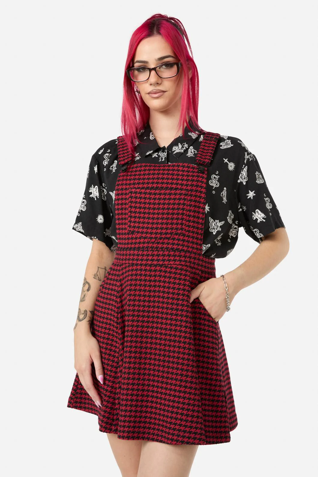 Virtue Houndstooth Pinny
