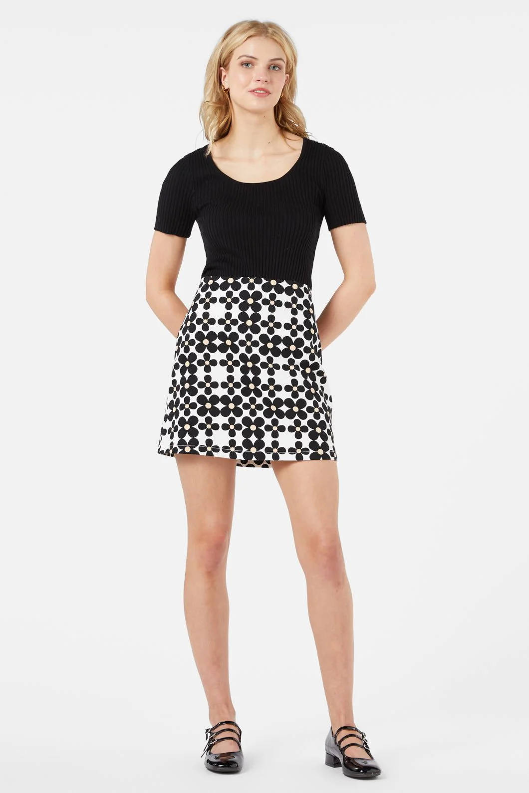 Juni Mini Skirt