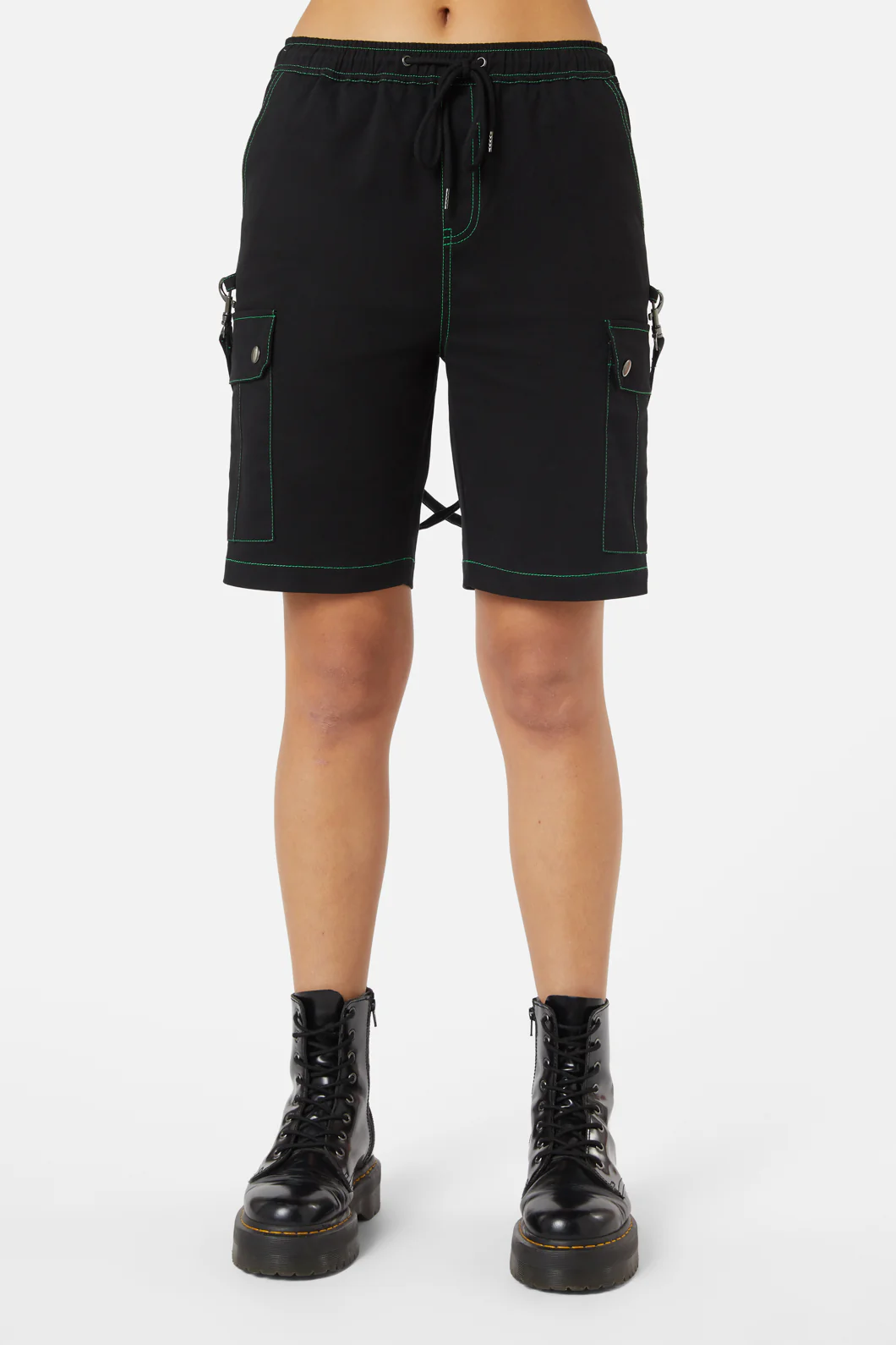 The End Contrast Stitch Drill Short