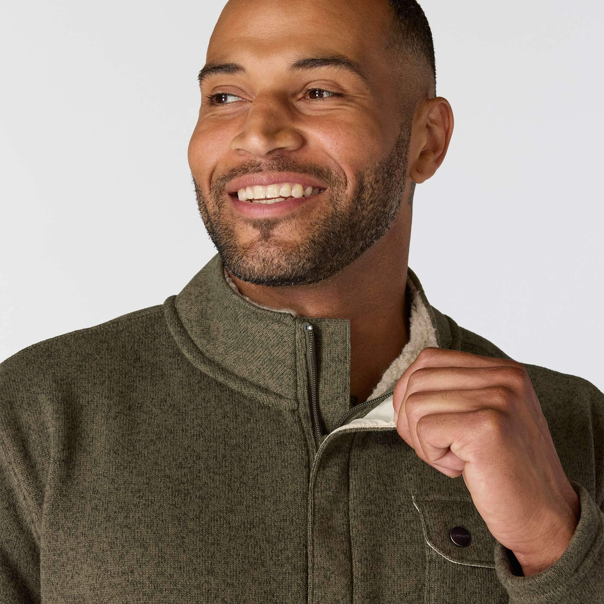 Relaxed Fit Midweight Quarter-Zip Pocket Sweater Fleece