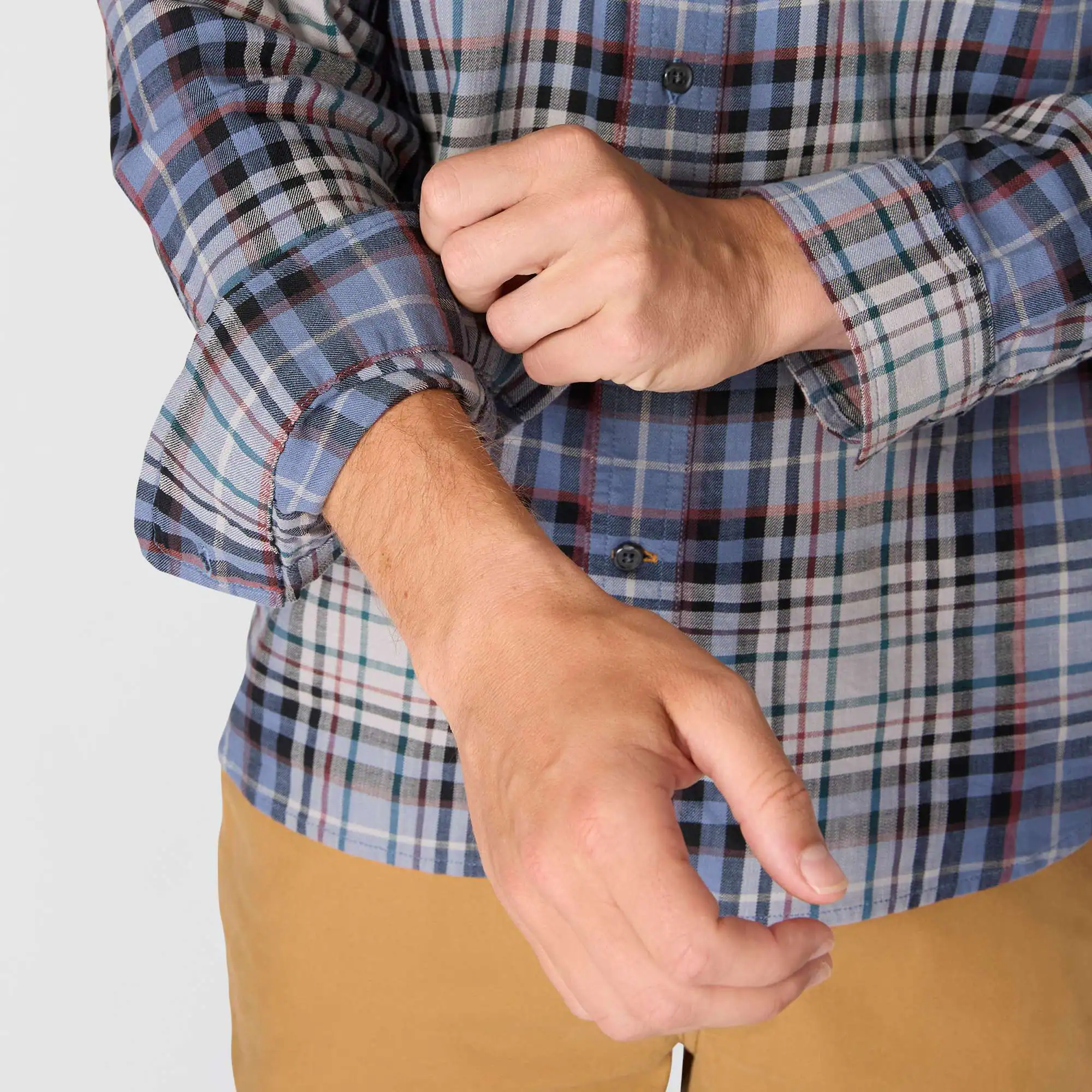 Rugged Flex™ Relaxed Fit Lightweight Long-Sleeve Plaid Shirt