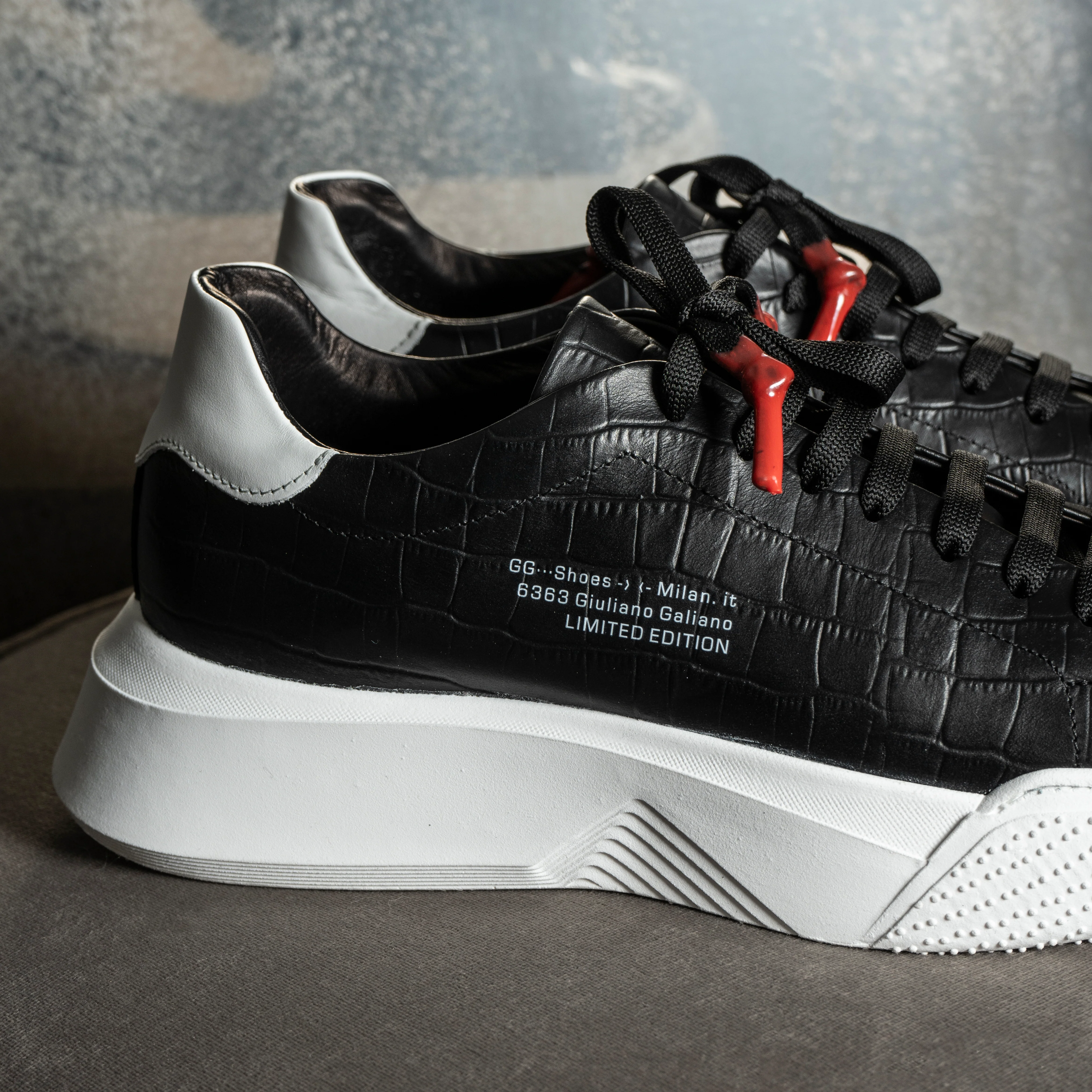 Nemesis | Croc Black