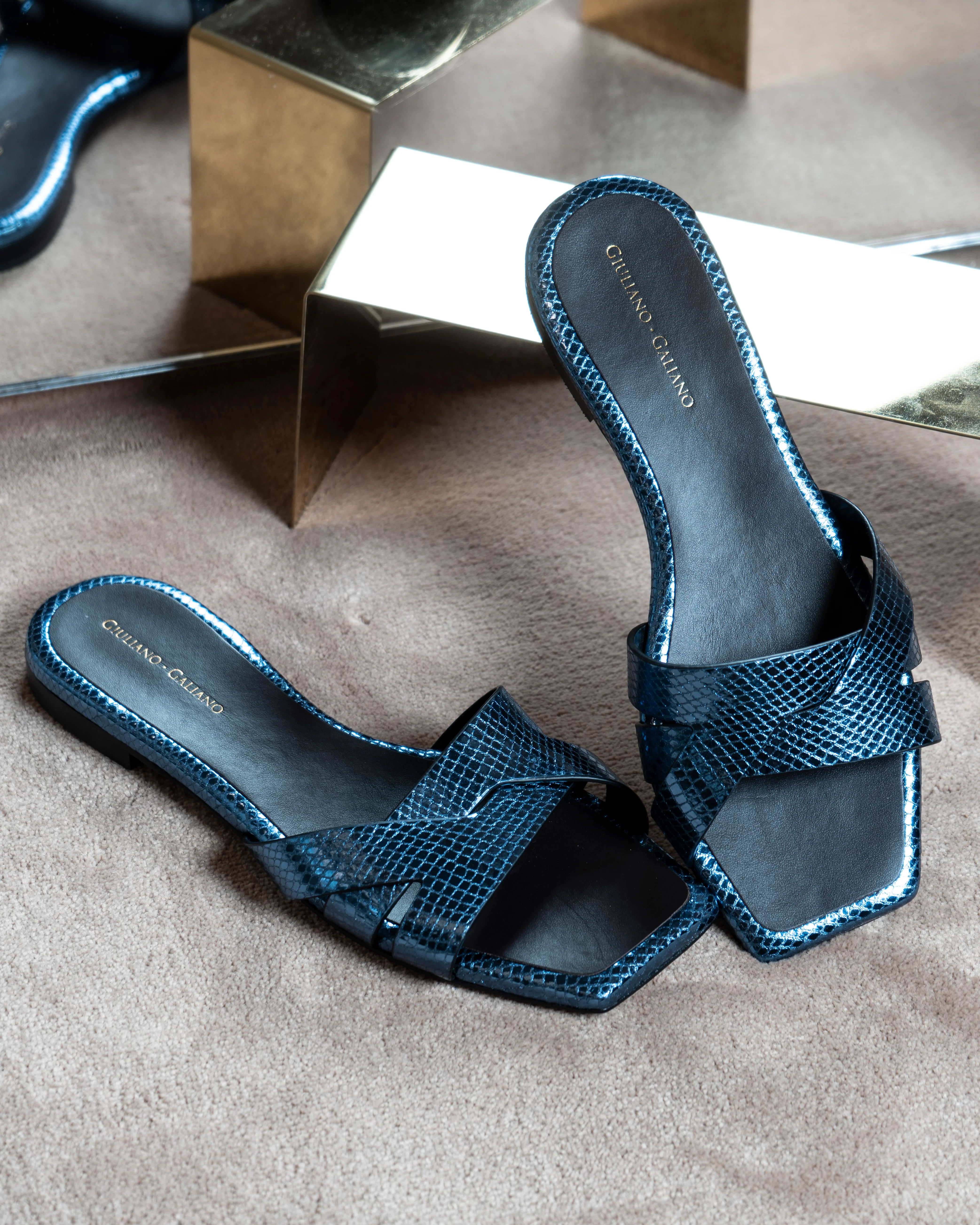 Miryam Flat Sandals | Blue