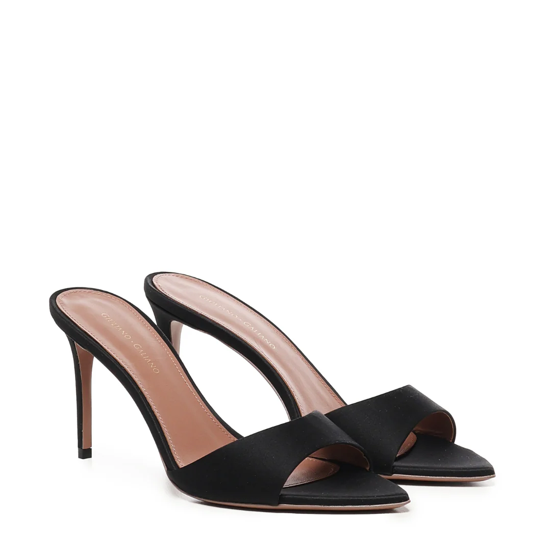 Alixia Sandal | In satin | Black
