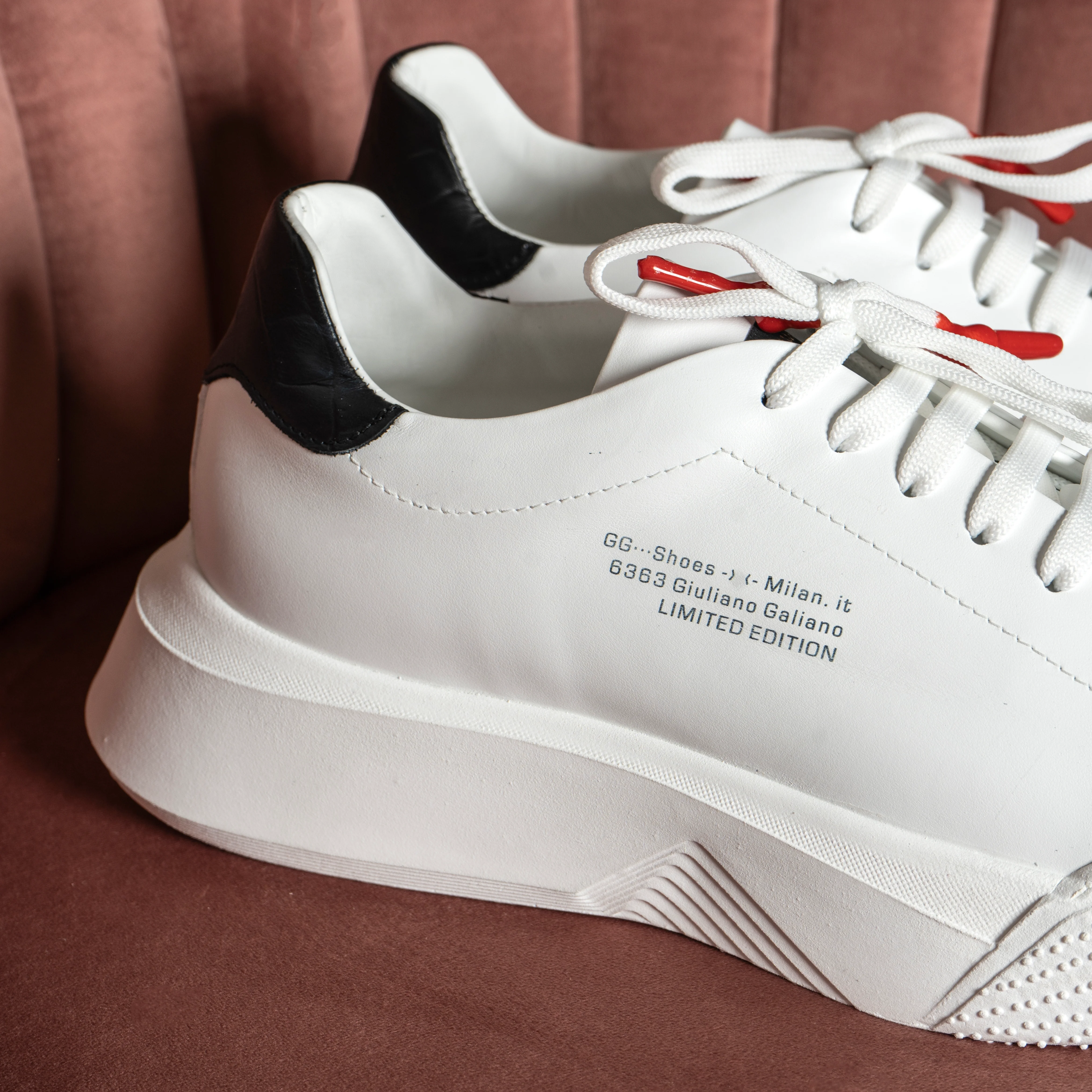 Nemesis White | Black