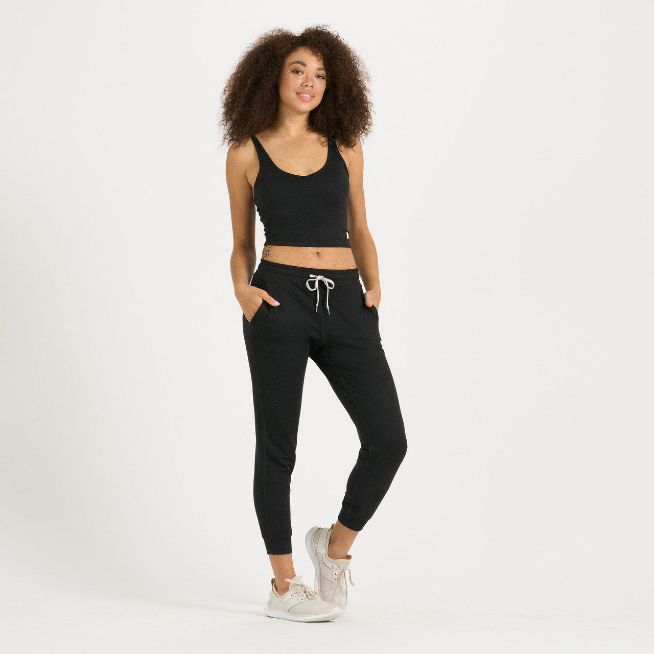 Vuori Performance Joggers - Women's