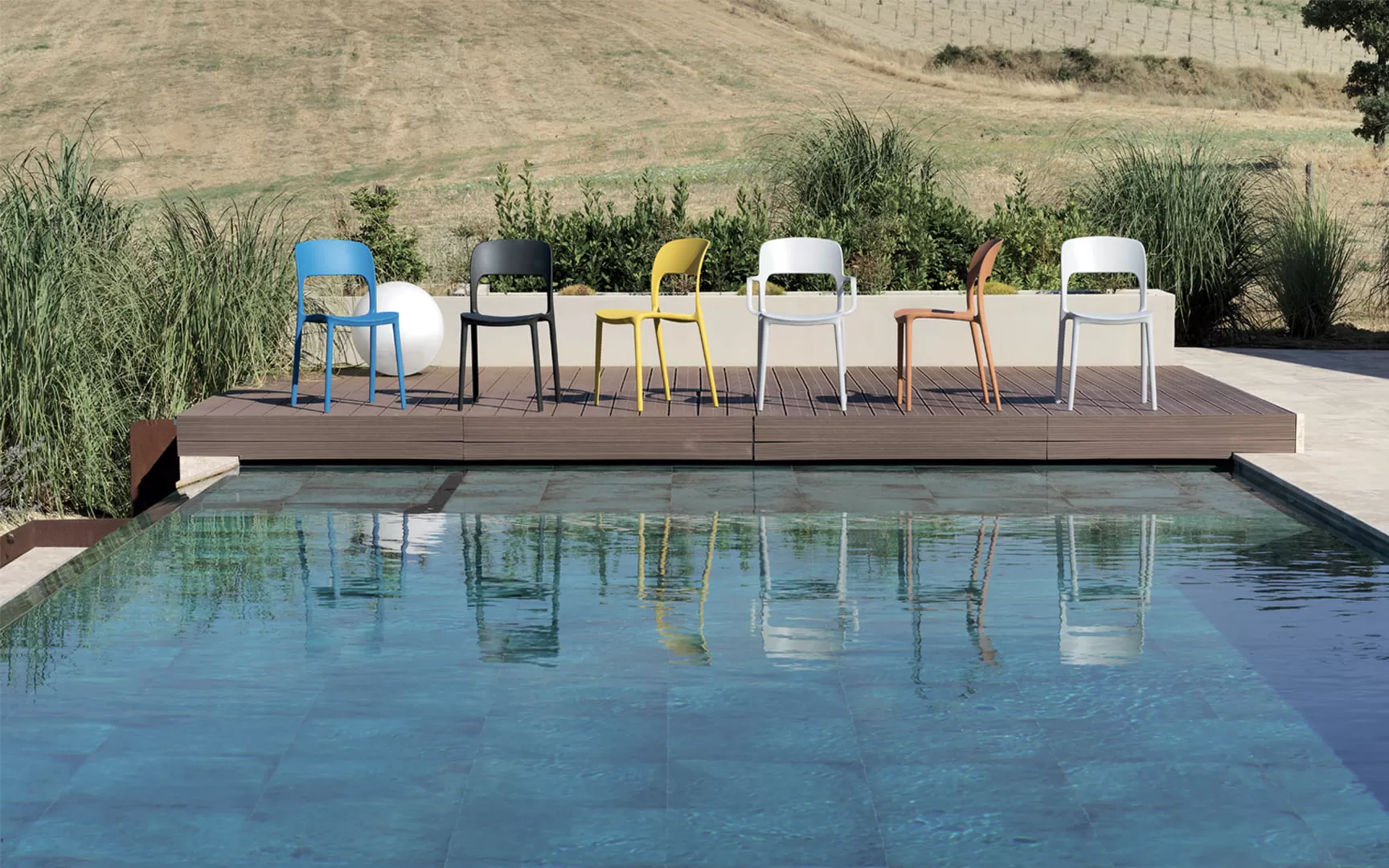 Gipsy Stackable Chair