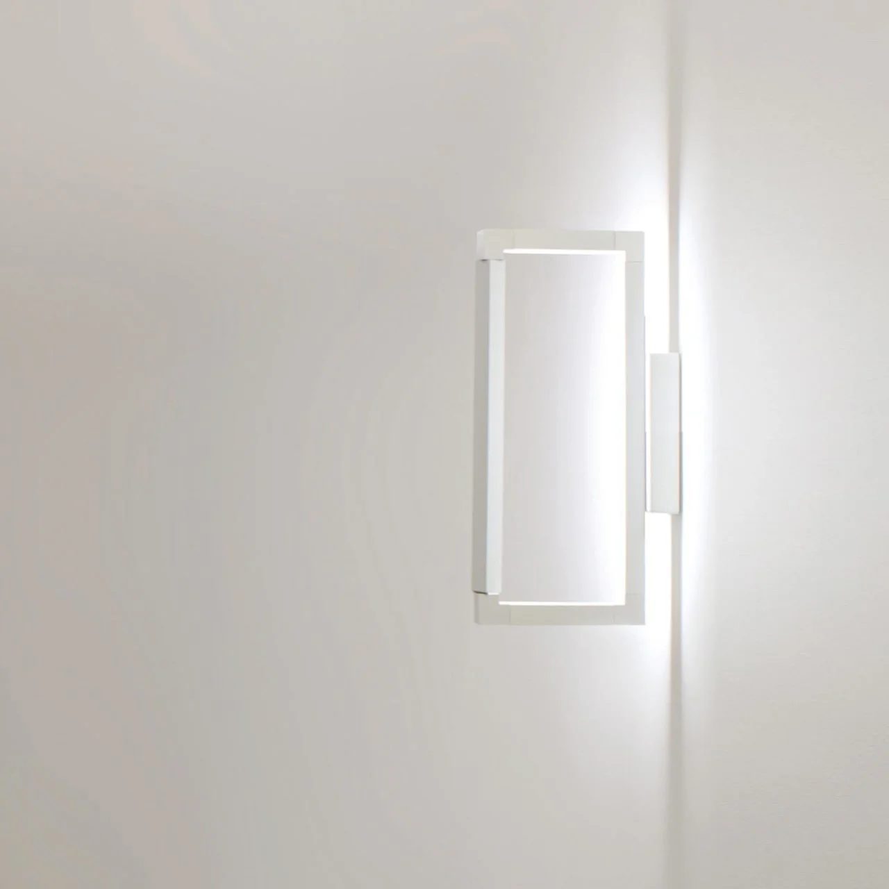 SPIGOLO Wall/Ceiling Lamp