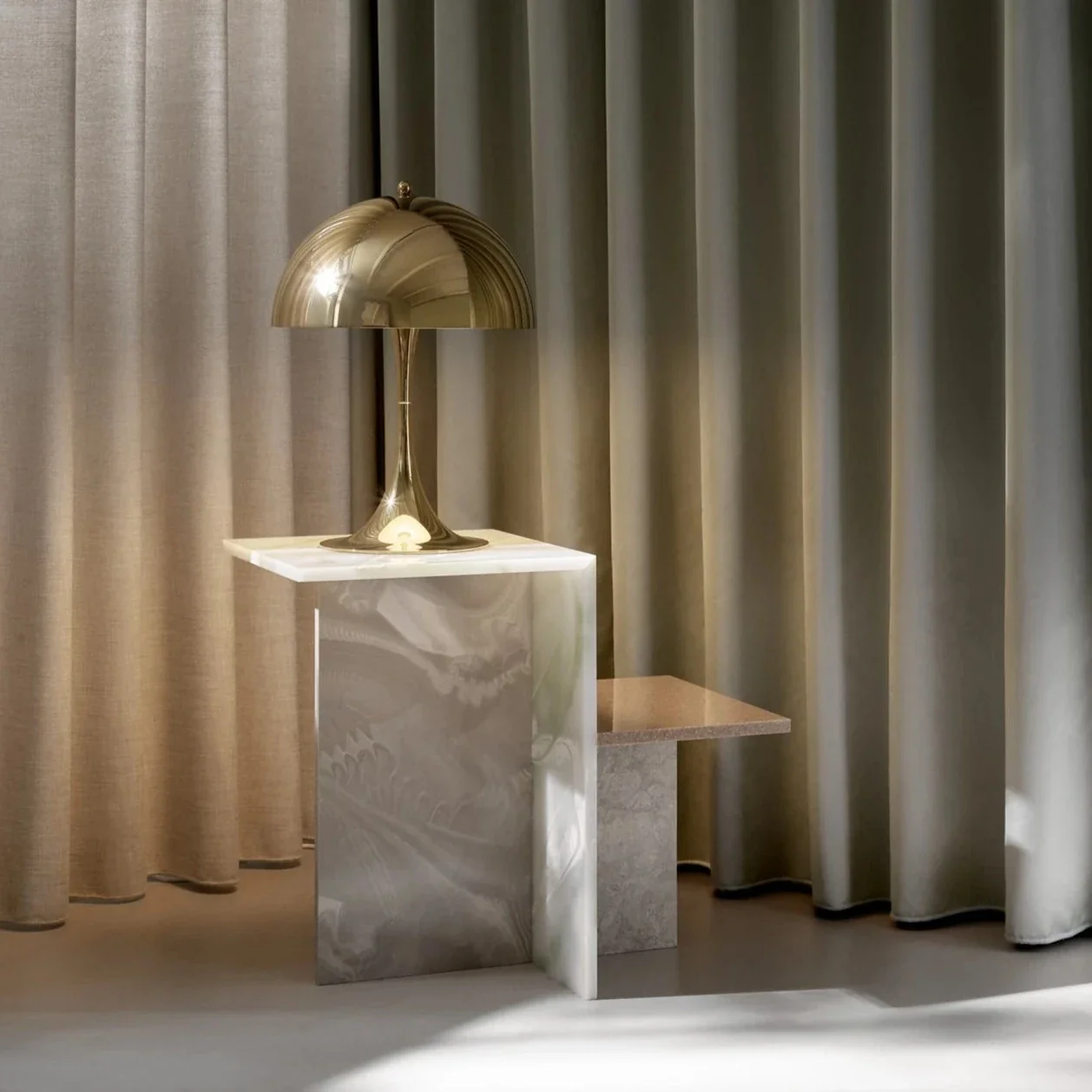 PANTHELLA 320 Table Lamp