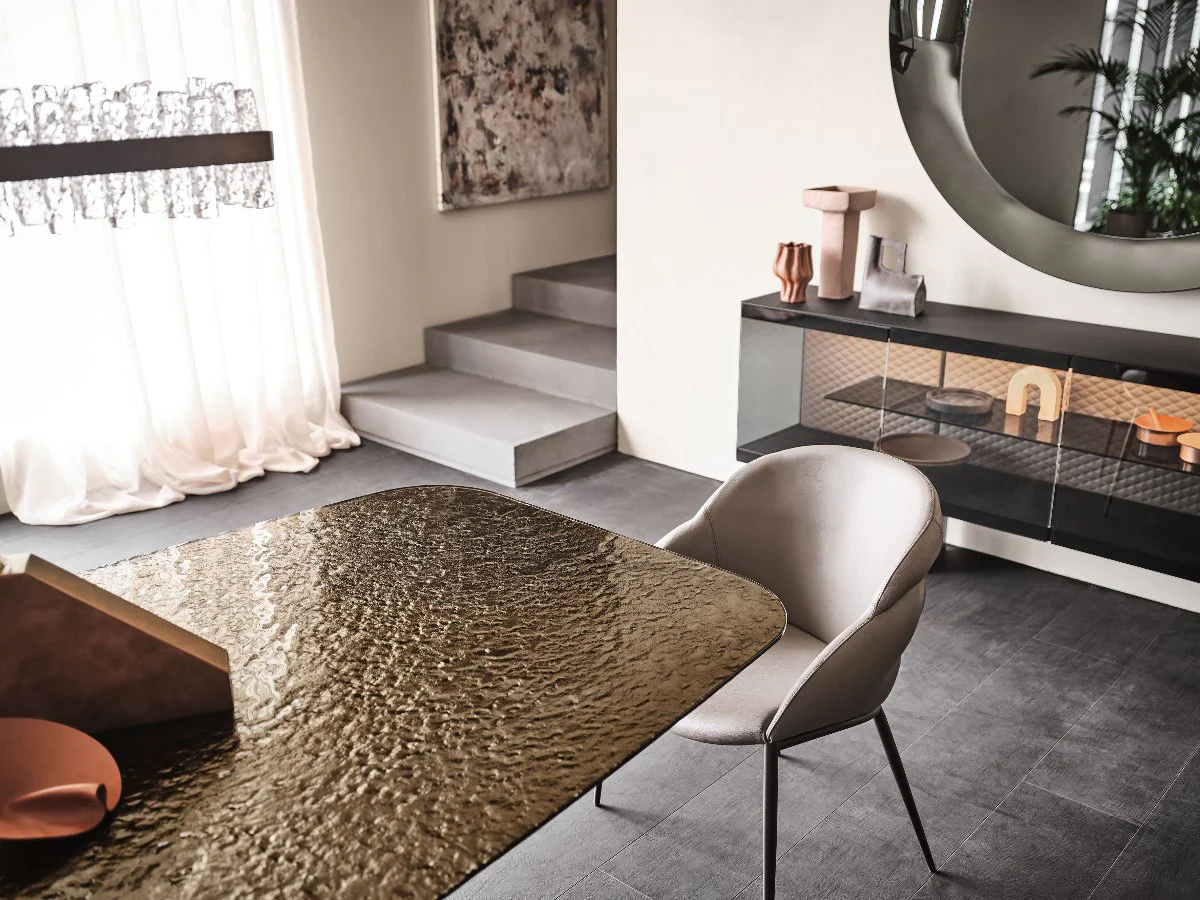 LANCER Moonglass Table