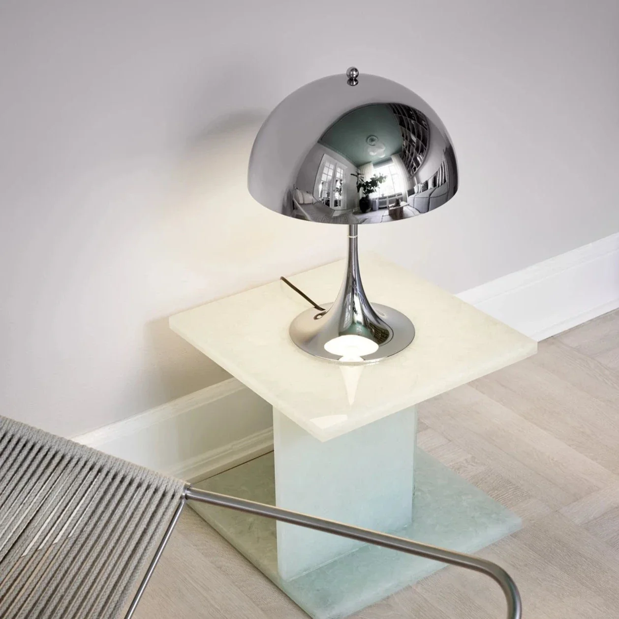 PANTHELLA 320 Table Lamp
