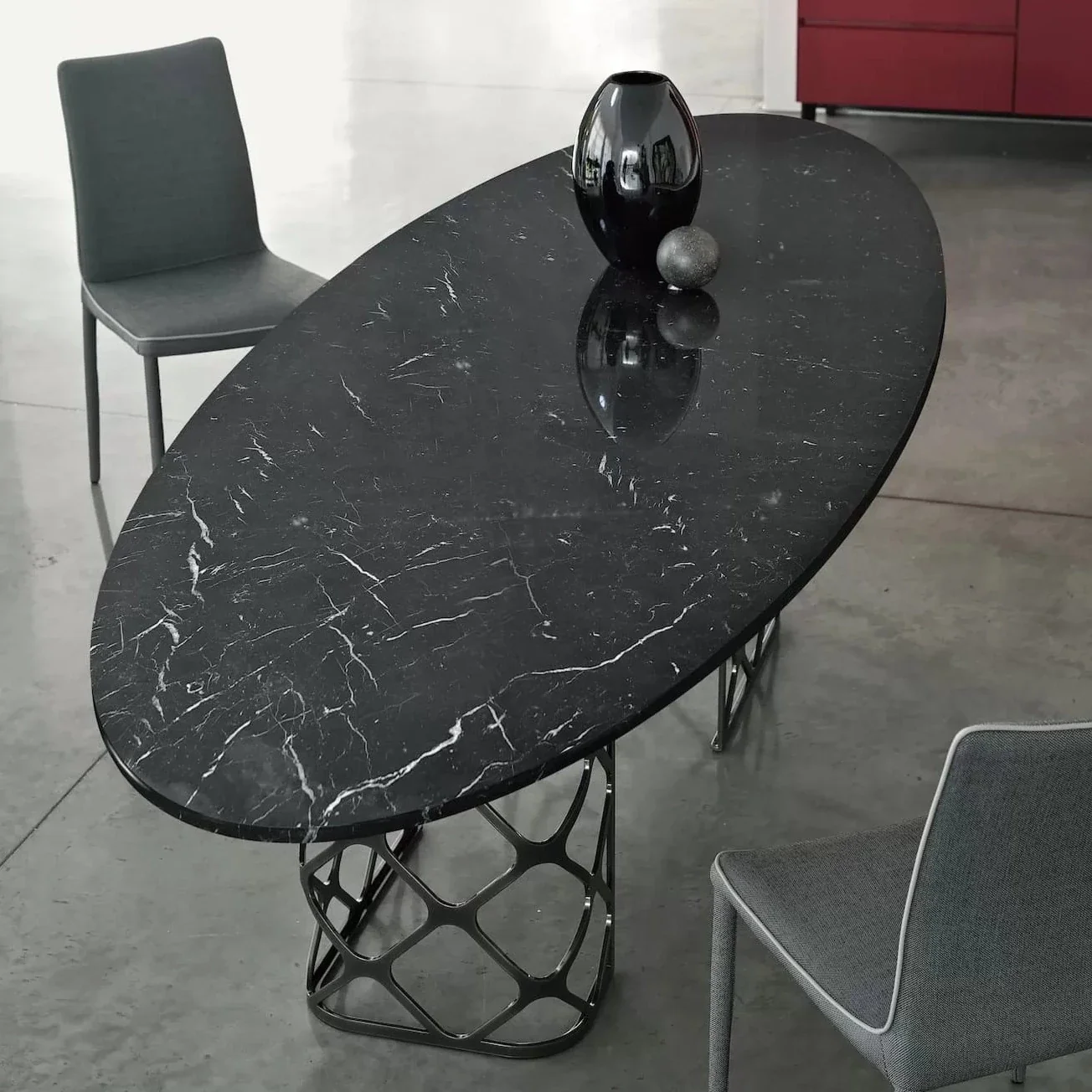 Majesty Elliptical Table
