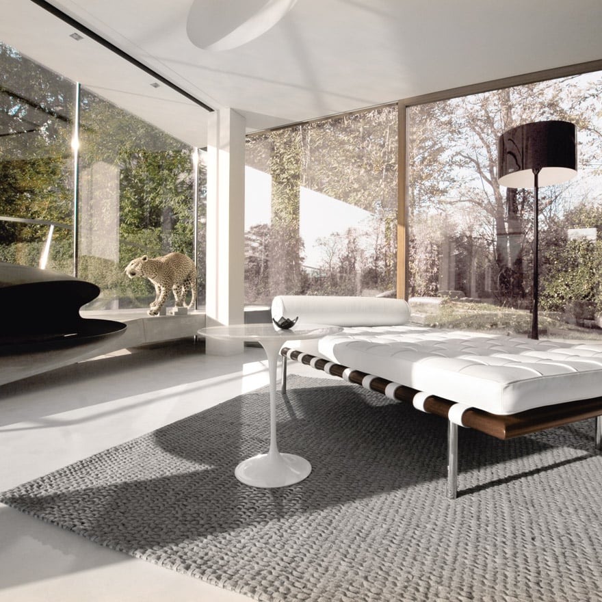 Saarinen Oval Table Intermediate Height