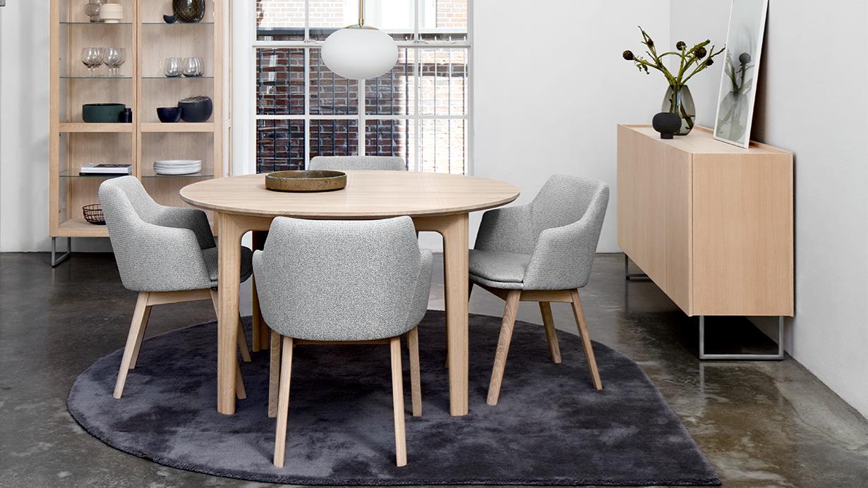 SM 404 Sideboard (4 Doors / 3 Short Shelves / 1 Long Shelf and Drawer)