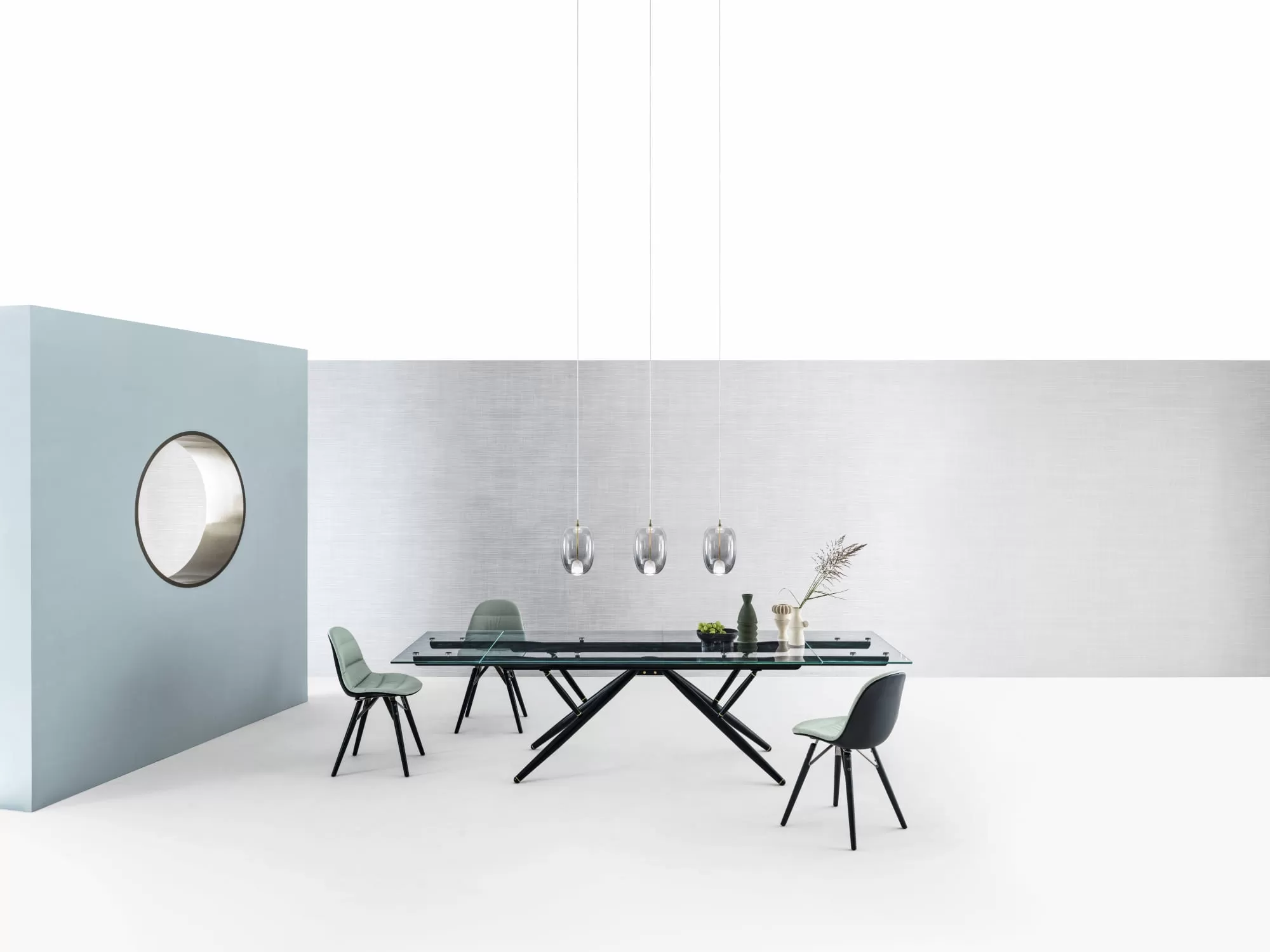 Bridge Extendable Crystal Table