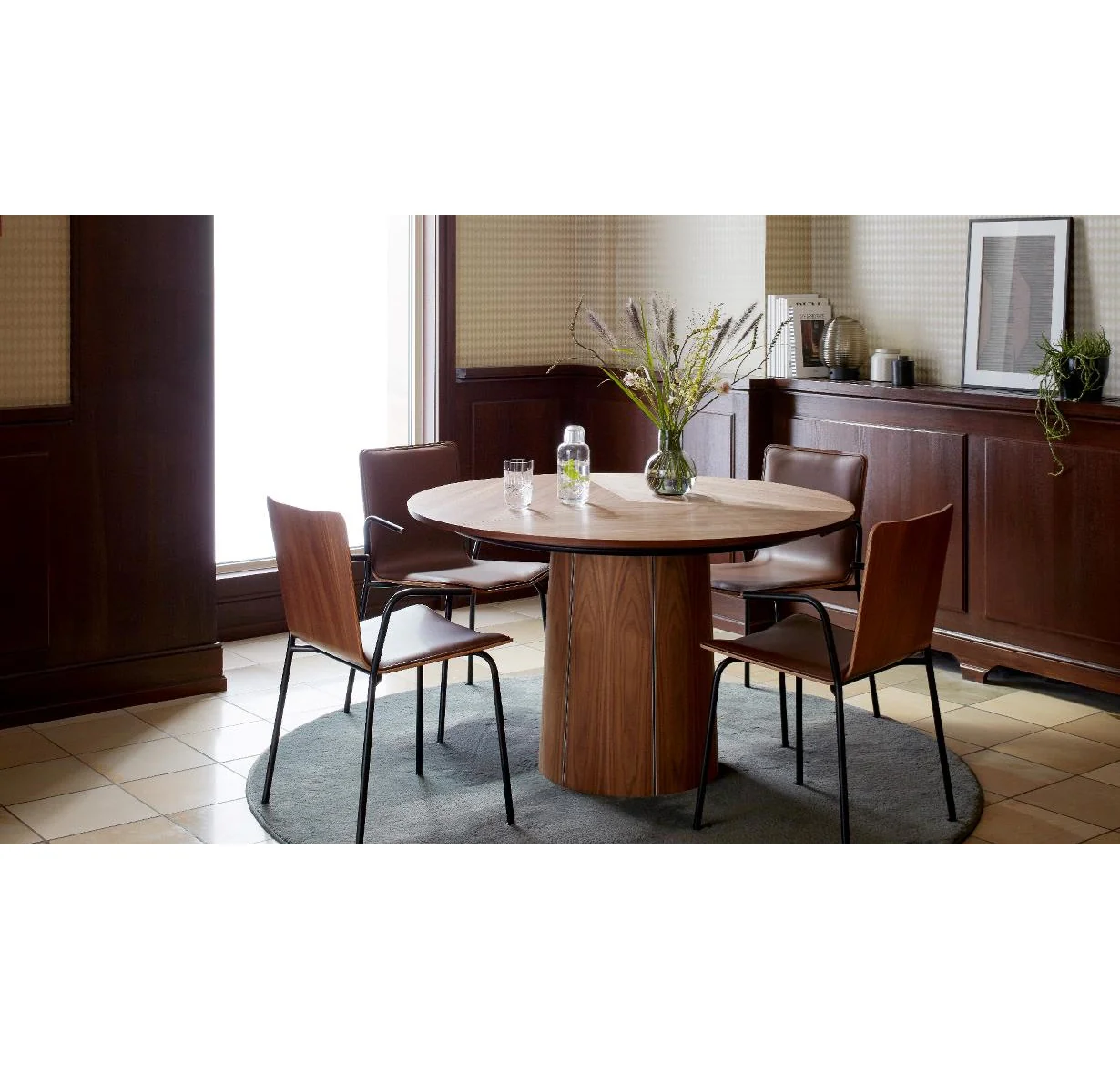 SM 33 Dining Table
