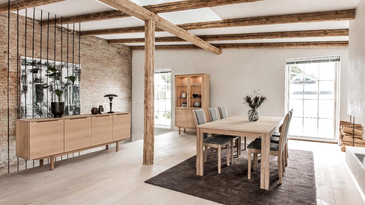 SM 306 Sideboard (4 doors / 1 Long and 2 Short Shelf / 2 Drawer)