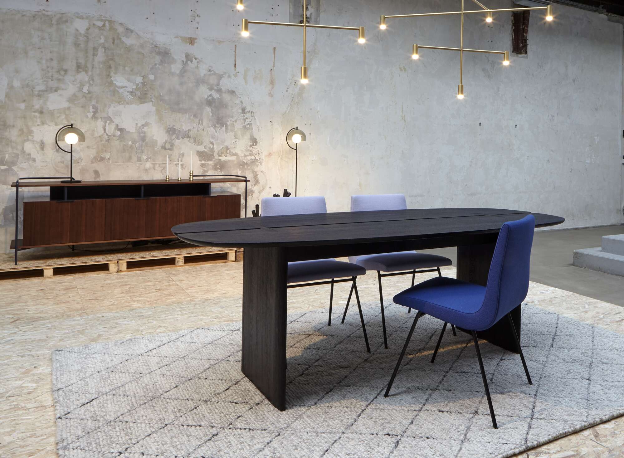 Intervalle Dining Table