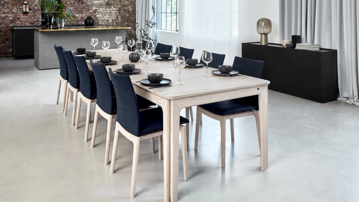 SM 27 Dining Table