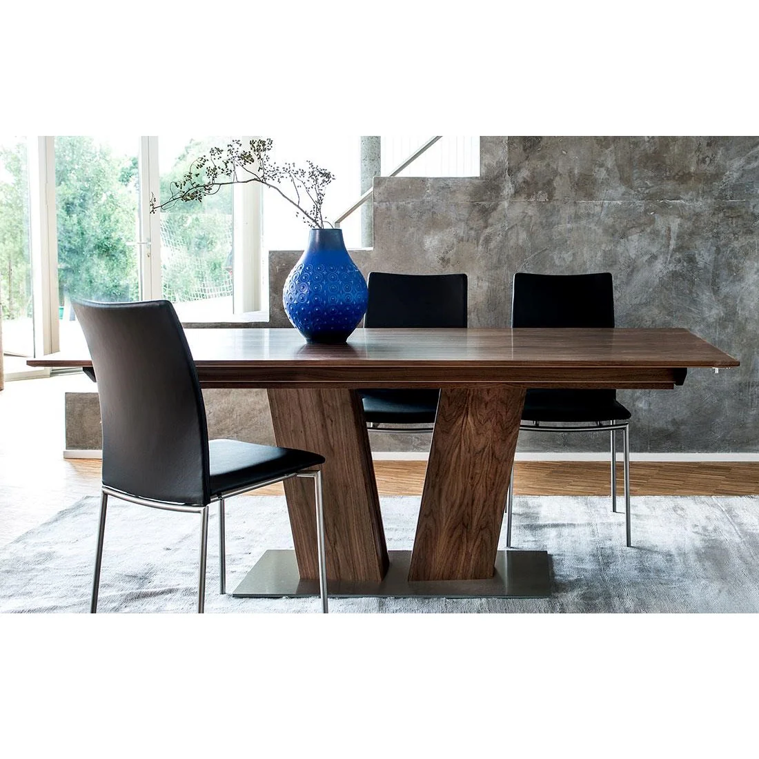 SM 39 Dining Table
