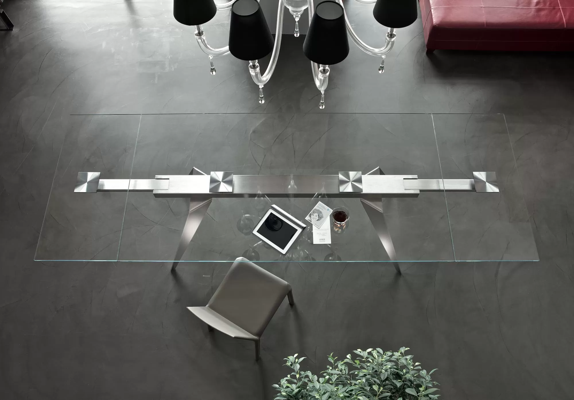 Ramos Extendable Crystal Table