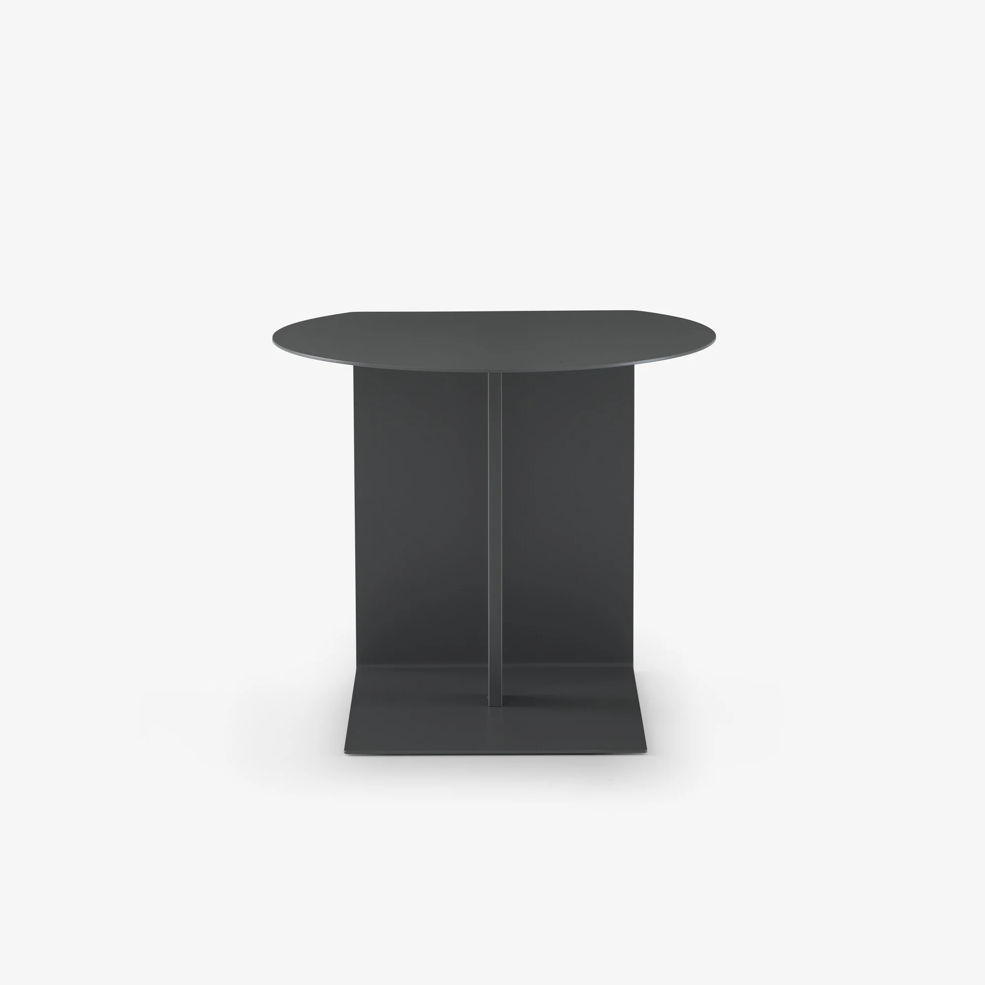 Oda Pedestal Table