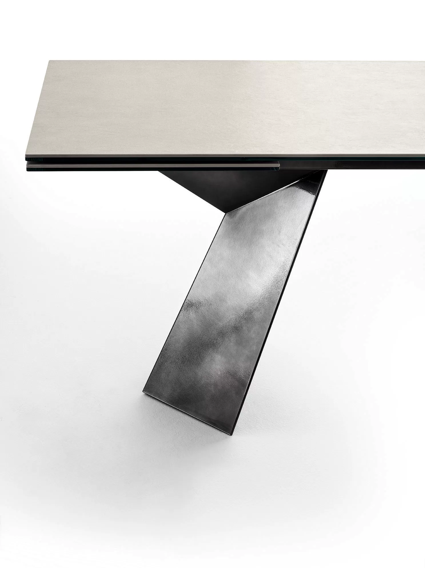 Fiandre Extendable Marble/Ceramic Table