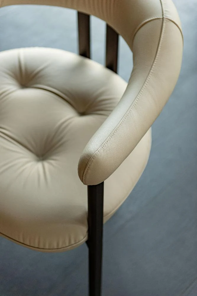 GRETA Chair