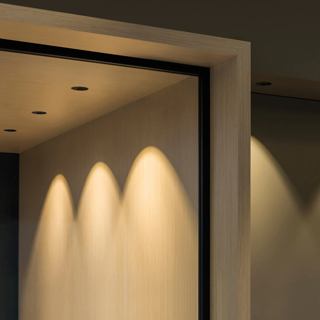 Shot Light M Asymmetric Trimless