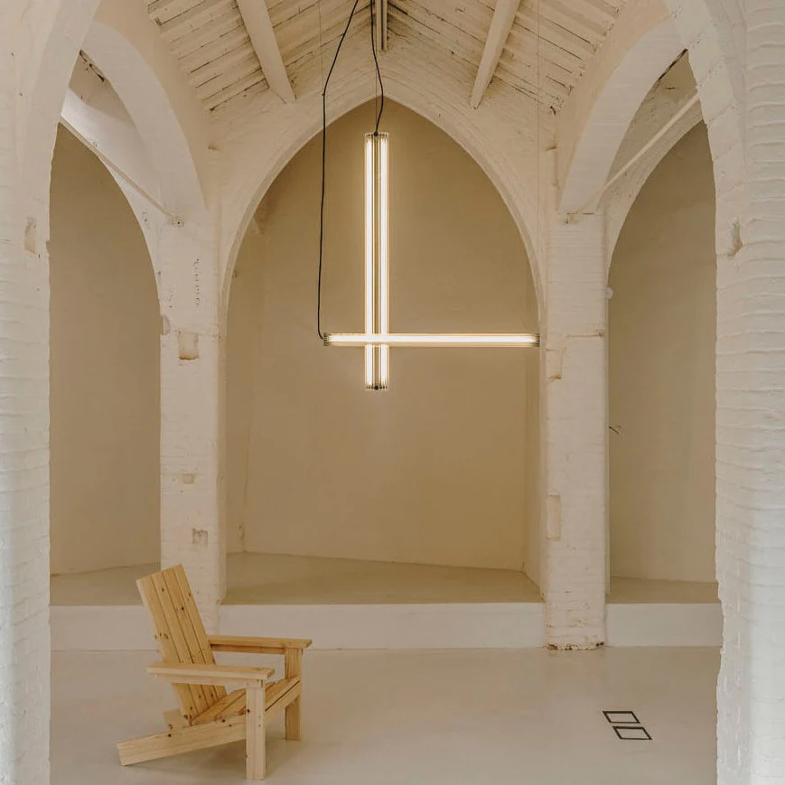 B15 T V Suspension Lamp