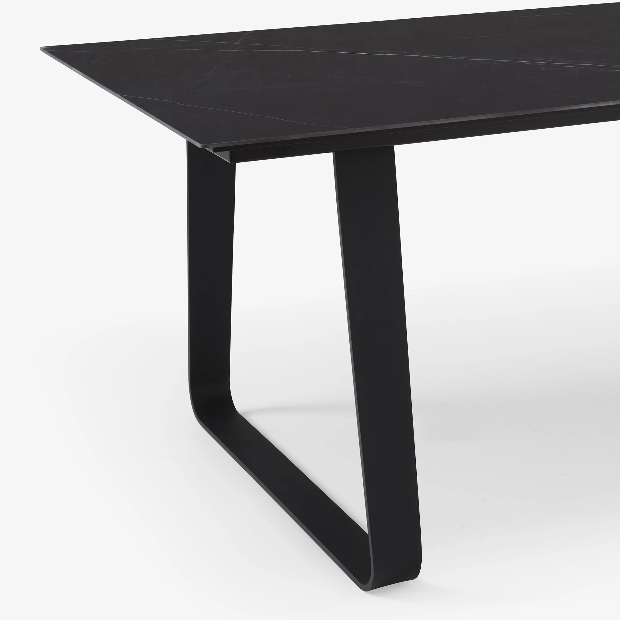 Vilna Dining Table Black Lacquered Base