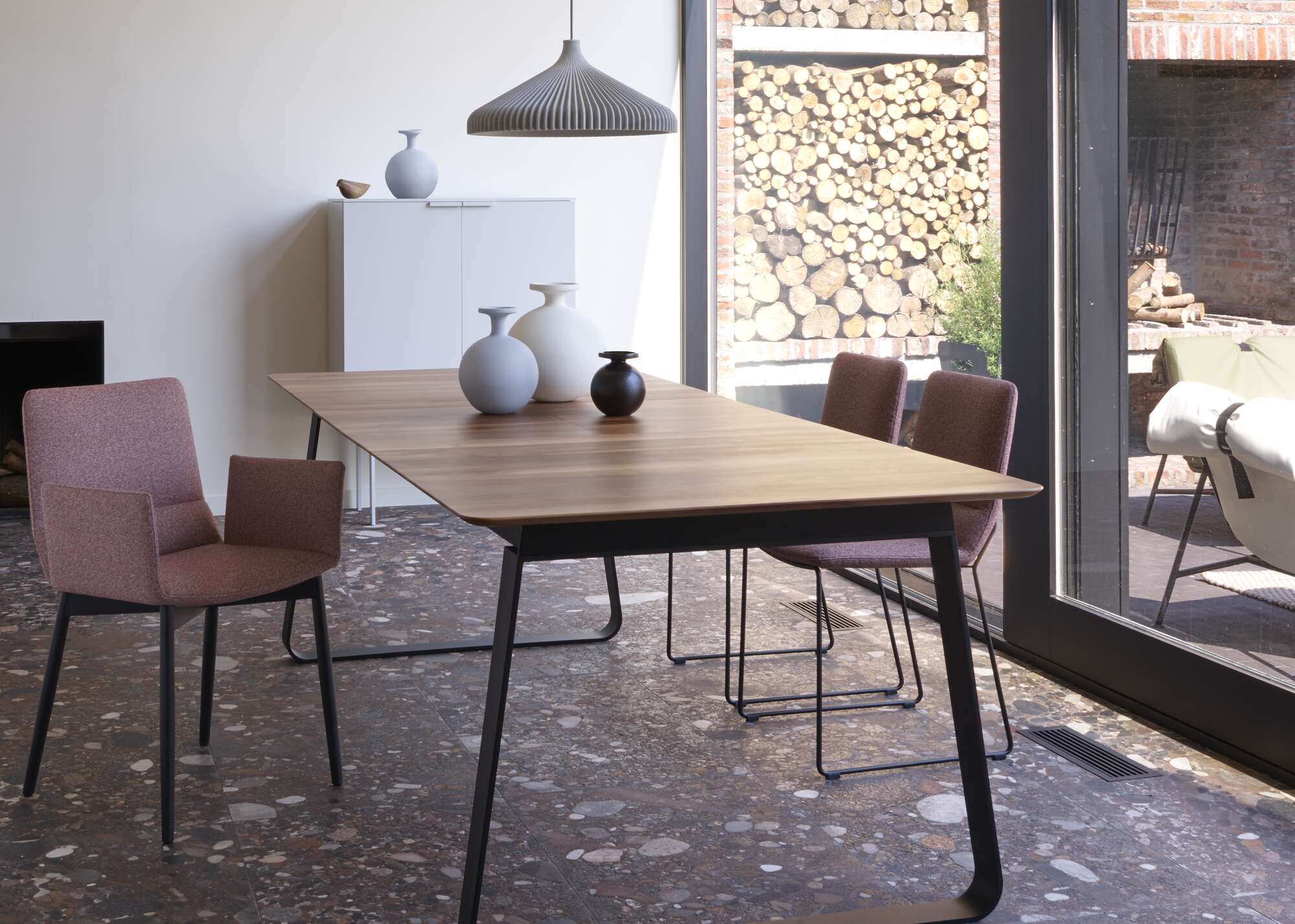 Vilna Dining Table Black Lacquered Base
