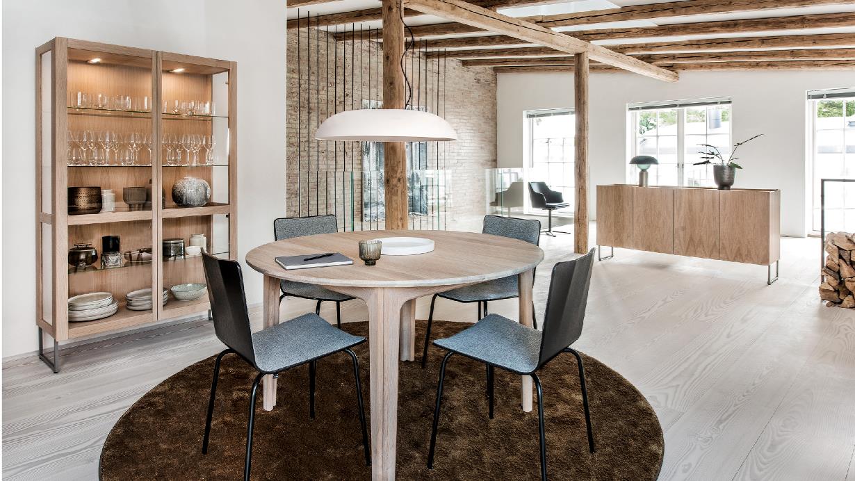 SM 801 Dining Chair (Upholstered Shell)